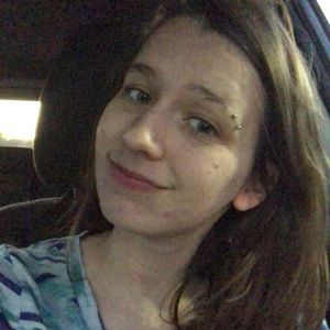 Meet your Posher, Caitlin